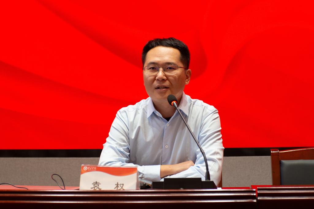 易倍emc官网首期“班墨大讲堂”开班暨“劳模工匠进校园”专题报告会06.jpg
